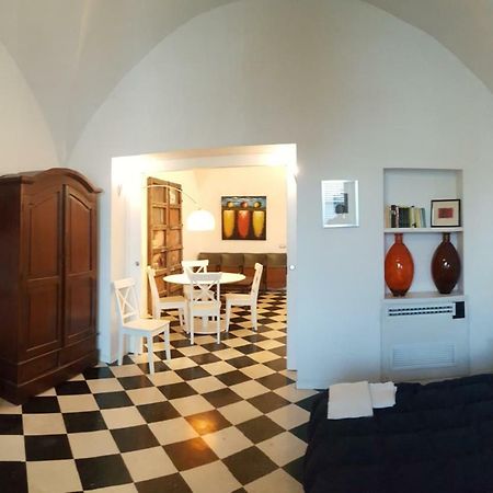 Calamaru Palermo Buitenkant foto
